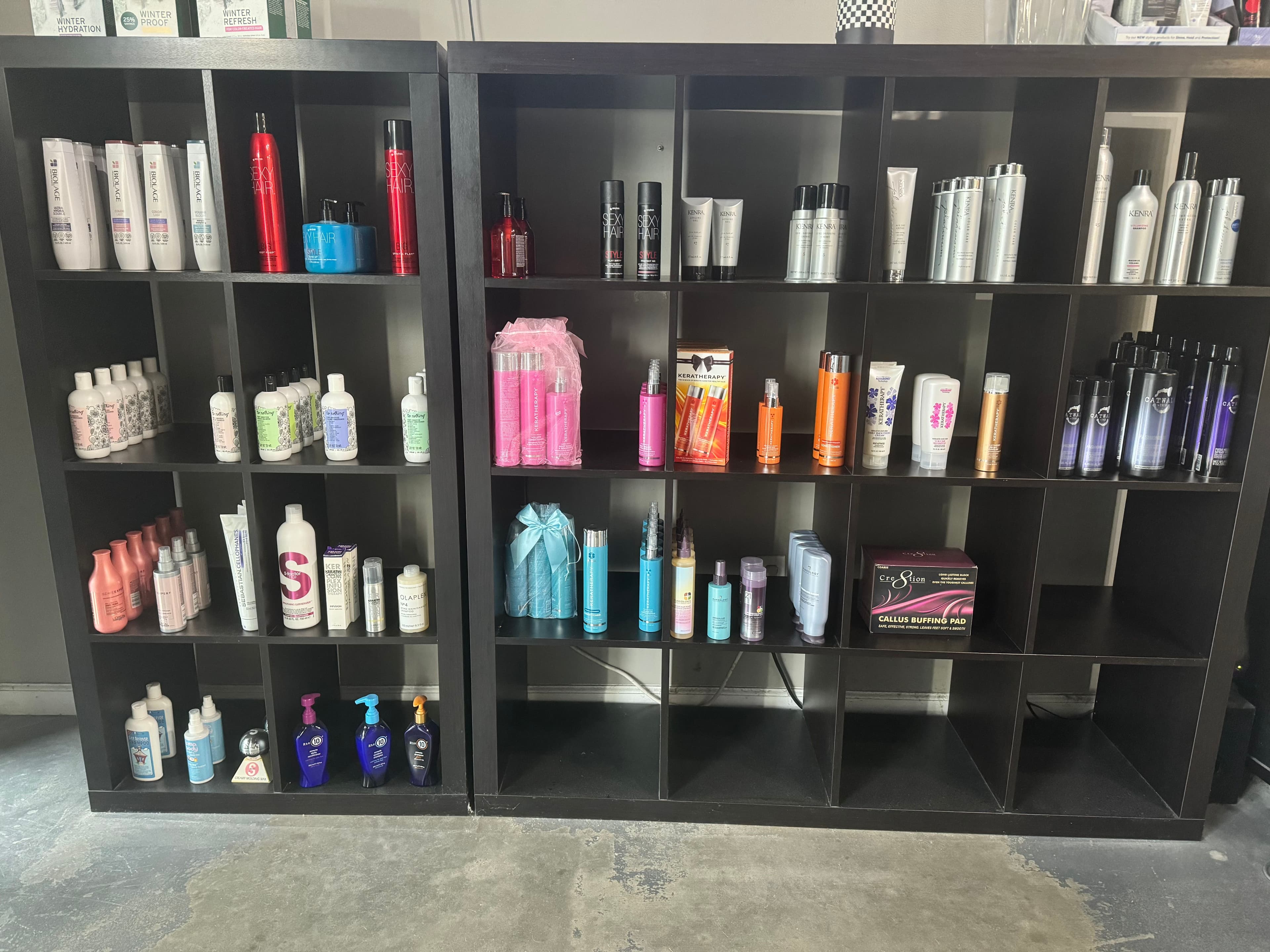 Salon Titanium interior